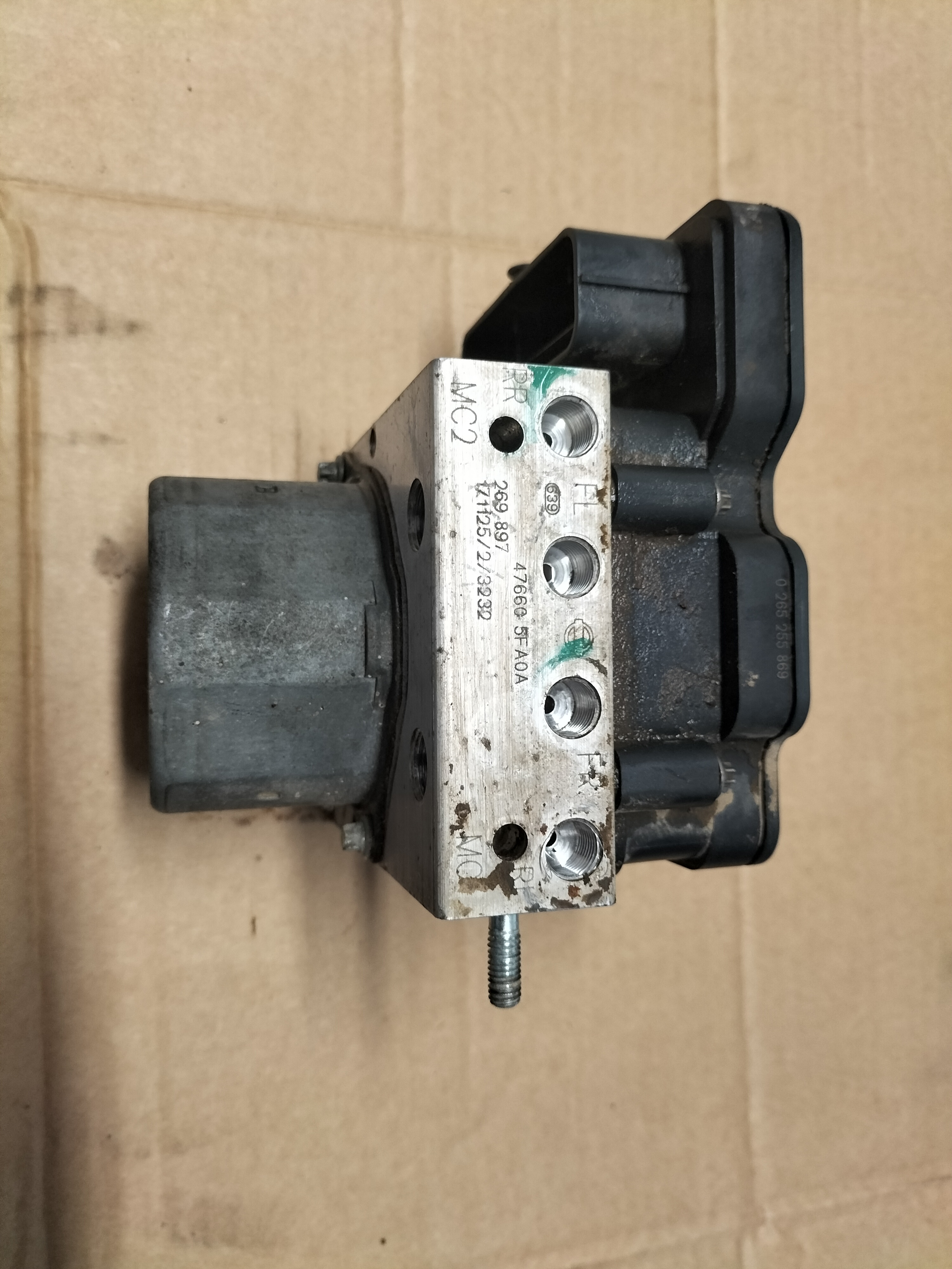 Actuator & ECU assy-antiskid Nissan Micra K14 47660-5FP0B (47660-5FA0A) (VNVK1400159806293) Used part.