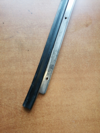 Sierstrip voorruit links Nissan Terrano2 R20 72761-0F000