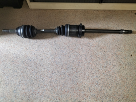 Aandrijfas rechtsvoor SR20DE Nissan Almera GTI N15 39100-40Y15 Gereviseerd.