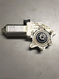 Motor raambediening linksvoor Nissan 80731-8F325 C23/ R20 Origineel.