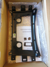 Middenpaneel dashboard Nissan Navara NP300 D23 68260-4KJ1A Nieuwstaat.