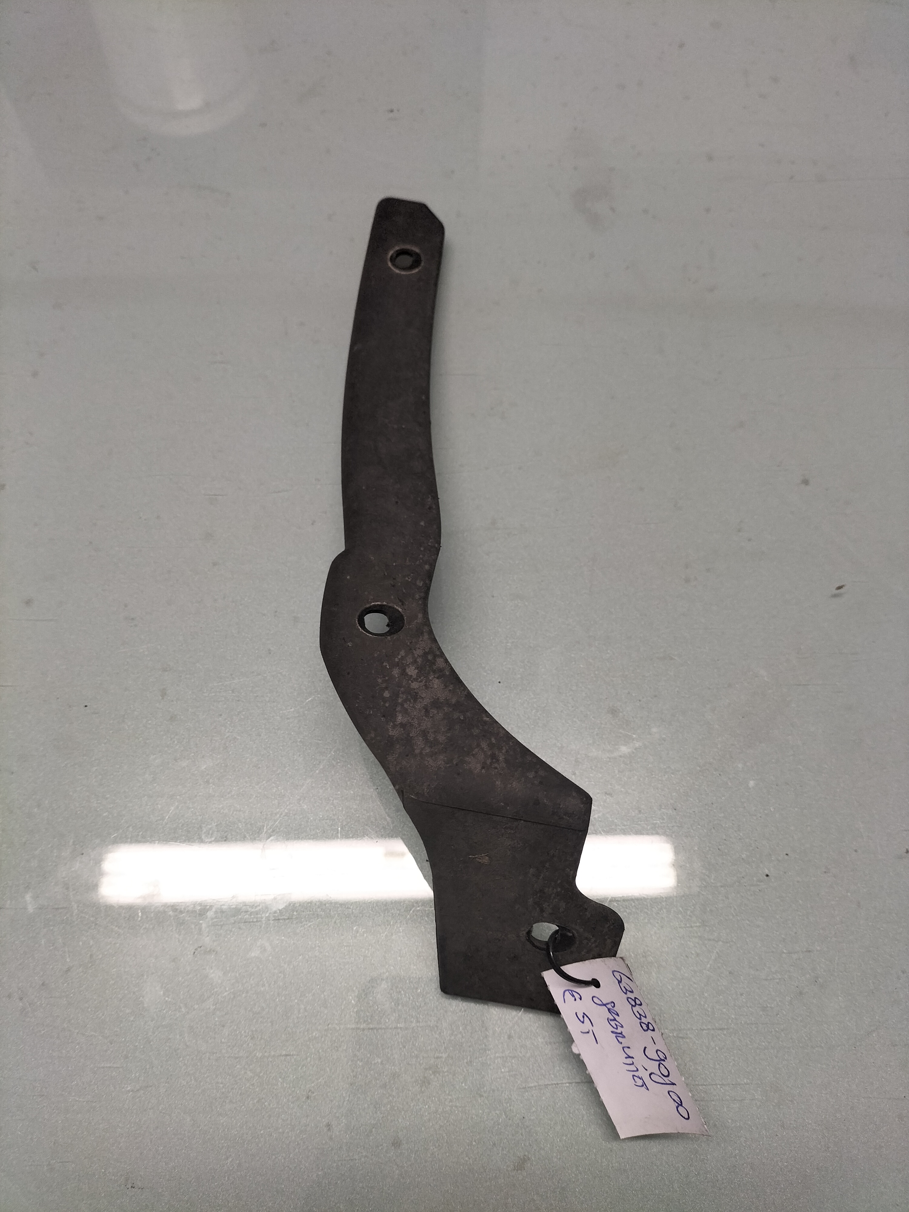 Protector-mudguard, front right-hand Nissan 63838-90J00 Used part
