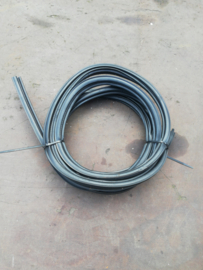 Achterkleprubber Nissan Primera P11 hatchback 90830-2F711 Gebruikt.