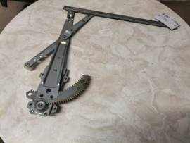 Raammechanisme rechtsvoor Nissan Micra K10 80700-21B00 Gebruikt.
