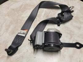 Veiligheidsgordelspanner linksvoor Nissan Micra K11 86845-53B30 Orgineel.