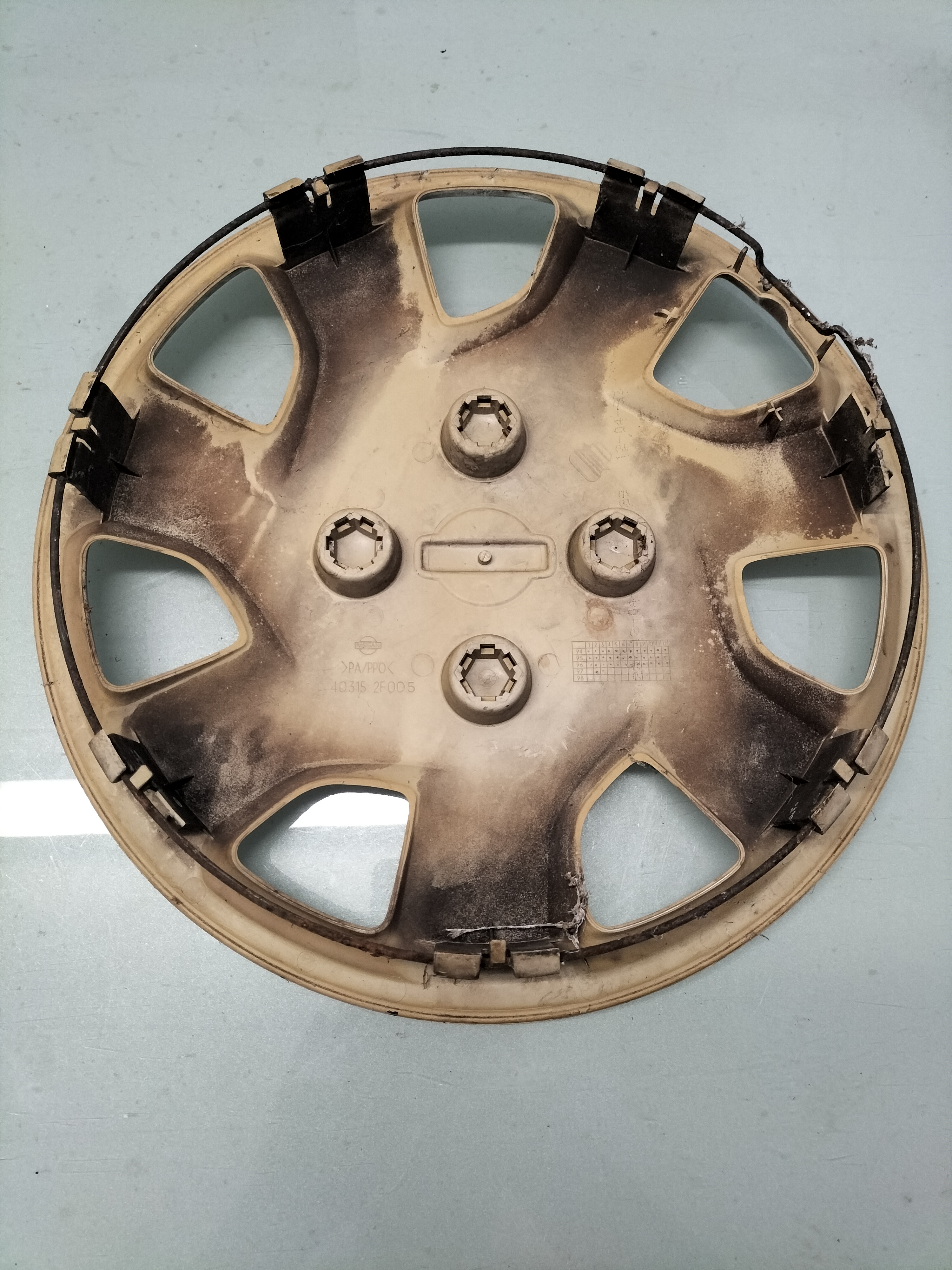 Wieldop Nissan Primera 40315-2F005 P11/ W10 Gebruikt.