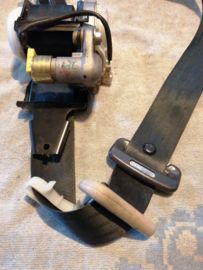 Veiligheidsgordelspanner linksvoor Nissan Almera N16 86885-BM880