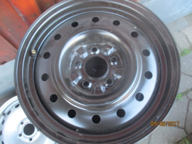 Set stalen velgen 5 x 114,3 16inch ET40 asgat 64,1