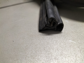 Achterkleprubber Nissan Micra K10 90830-01B00 Gebruikt.