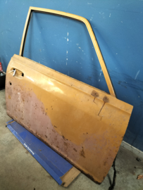 Assy-door front, right-hand Datsun Cherry E10 80100-M0200 Used part. (20250322)