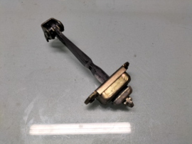 Deurvanger Nissan Primera P12 80430-AV600 Gebruikt.