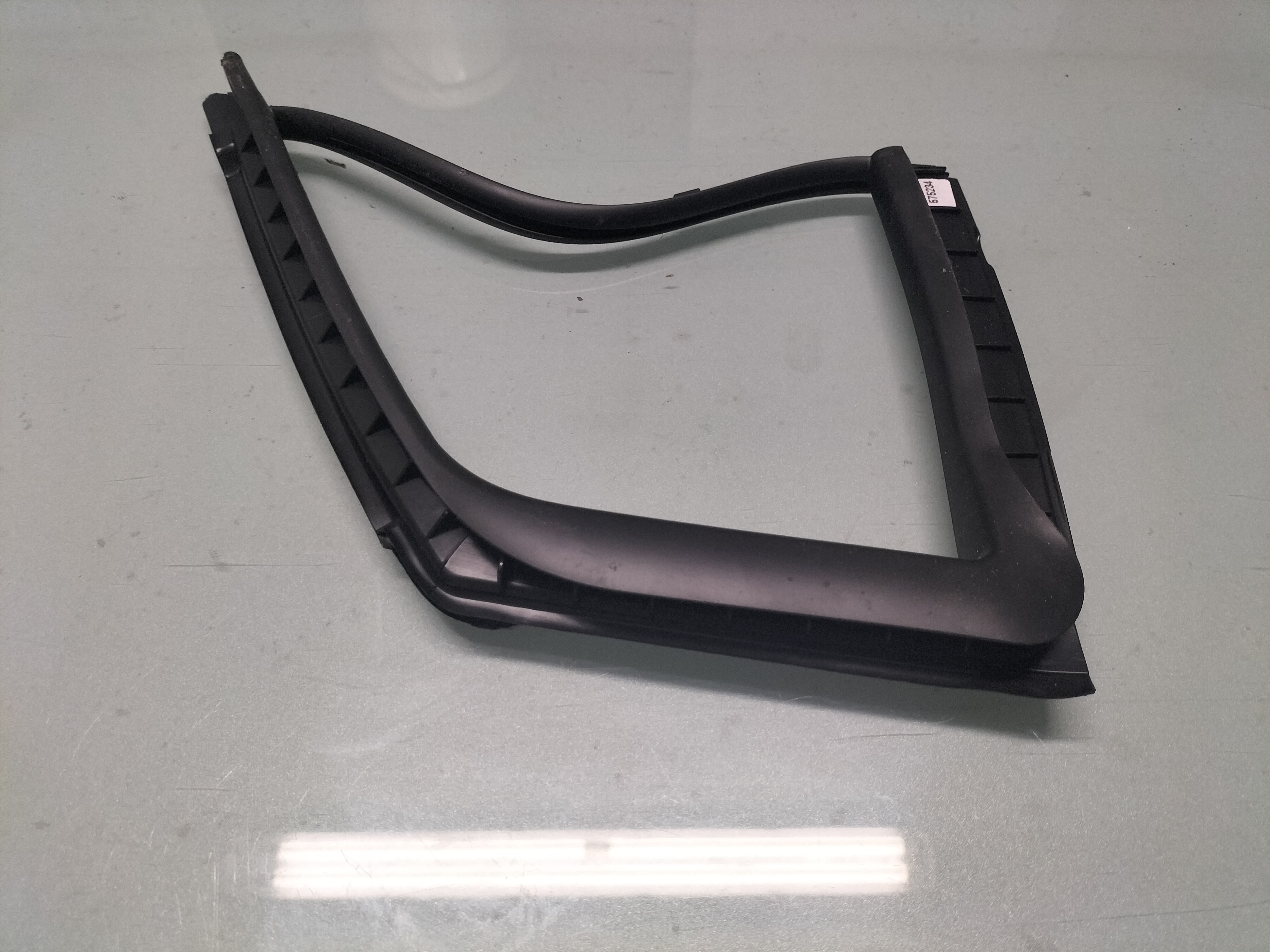 Raamrubber Nissan Micra K14 802C2-5FA0A Gebruikt