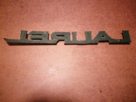 Mark-rear LAUREL Nissan Laurel JC32 84894-41L00? Original.