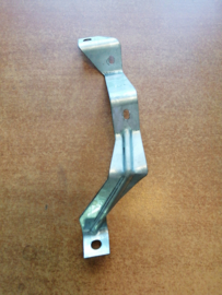 Montagebeugel rechts airbagmodule bijrijder Nissan Terrano2 R20 68122-8F200 Gebruikt.