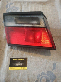 Achterlicht links-binnen Nissan Primera P10 B6555-3F100 Gebruikt.