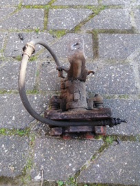 Remklauw linksachter Nissan 44011-BM400 N16/ P11/ V10 Gebruikt.