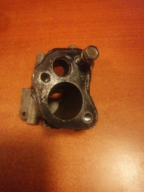 Thermostaathuis SR20DE Nissan Primera P10/ P11/ WP11 11061-89J00 Gebruikt.