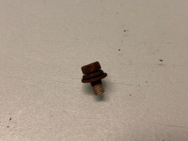 Bolt Nissan 01121-03901 Used part.