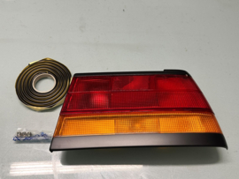 Achterlicht rechts Nissan Sunny N13 sedan B6550-65M10 Origineel.