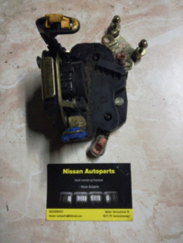 Deurslot linksvoor Nissan Almera N16 / Nissan Almera Tino V10 80503-BM660
