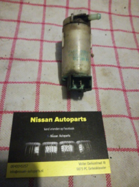 Ruitensproeierpompje Nissan achterruit 28920-50Y10 Gebruikt.
