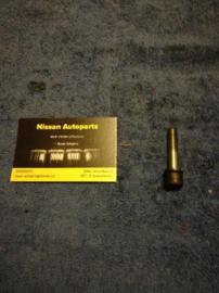 Montagebout gasklephuis kort Nissan 16122-95L00 Gebruikt.