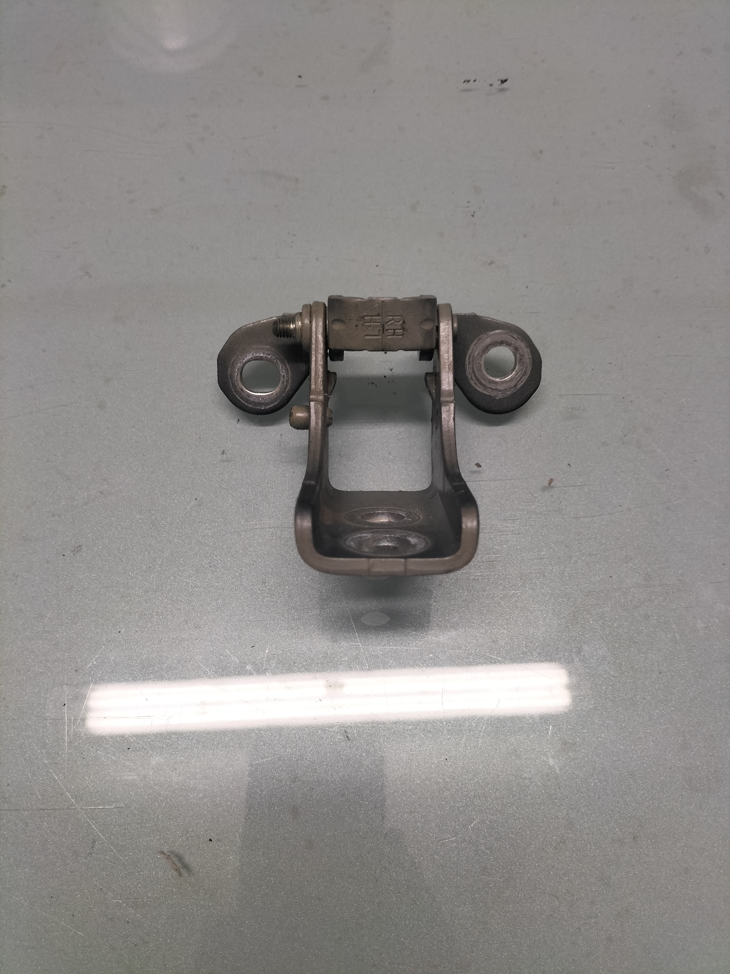 Deur scharnier Nissan Micra k14 80420-5FA1A Gebruikt