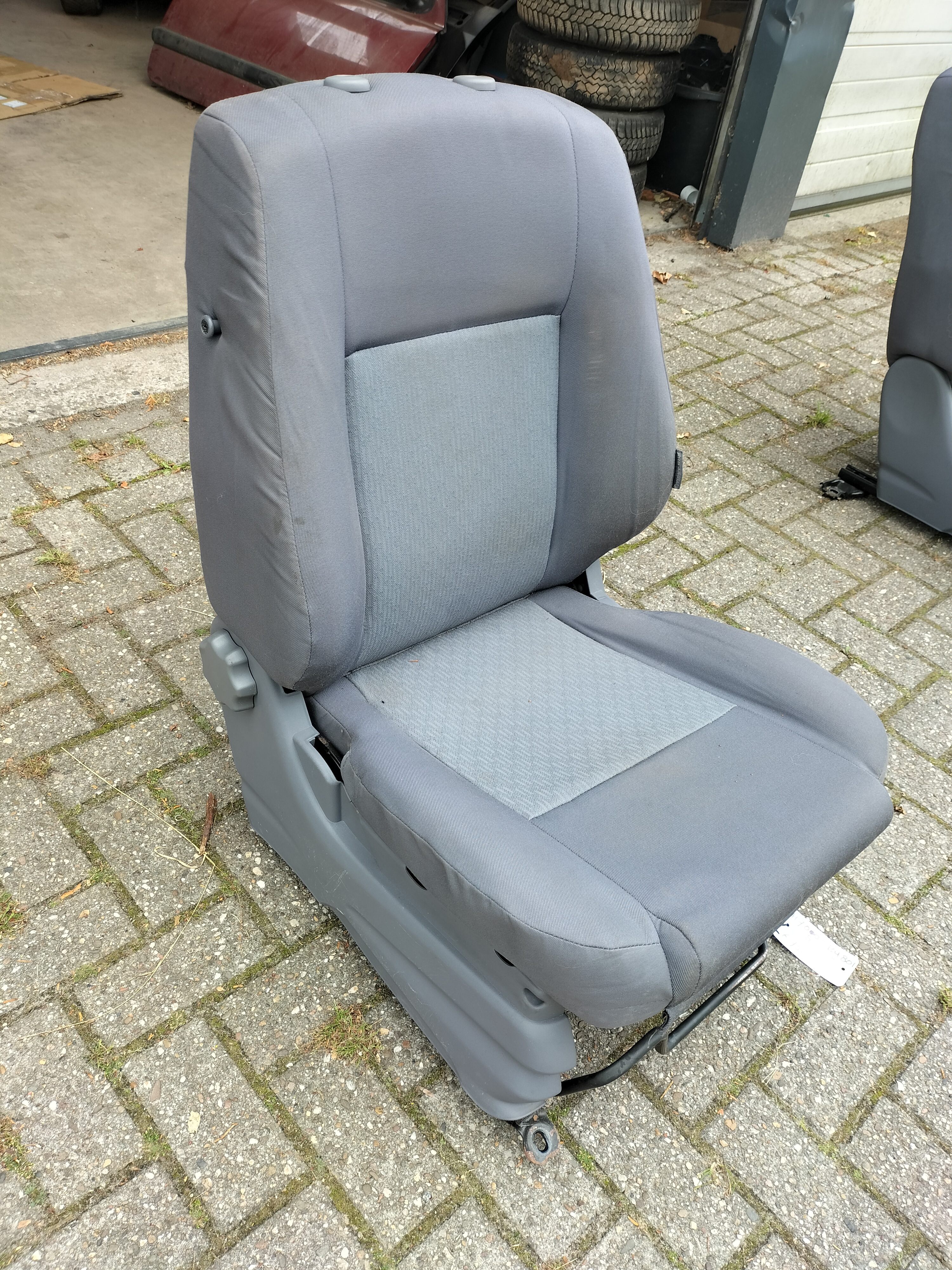 seat Front Nissan Almera Tino V10 H7050-BU801 Used