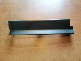 Sierstuk achterbumper links Nissan Bluebird T12/ T72 85235-D4001 Gebruikt.