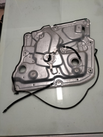 Raammechanisme Linksvoor Incompleet Nissan Primera P12 80771-BA200 Gebruikt.