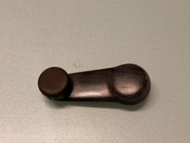 Handle door window Nissan 80760-44F10 B13/ K10/ N14/ W10/ Y10 Gebruikt. Little damage.