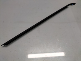 Sierlijst buitenzijde achterportier links Nissan Note E11 82821-9U000 Origineel.