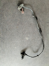 ABS sensor linksachter Nissan Primera P11 47901-9F500 Gebruikt.