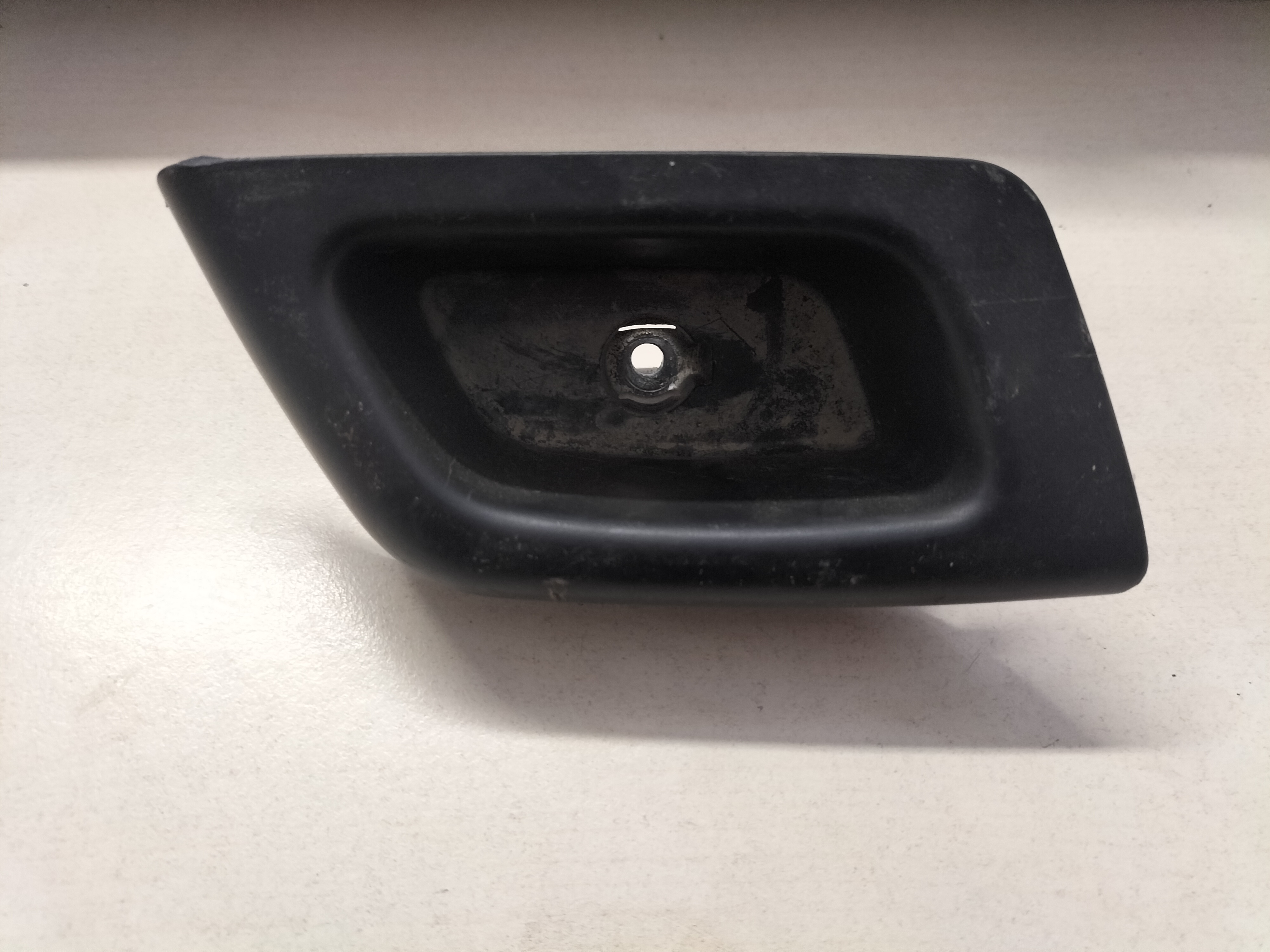 Hendel deurgreep binnenzijde rechtsachter Nissan Micra K14 82950-5FA0A Gebruikt.