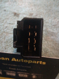 Alarmlichtschakelaar Nissan Micra K11 25290-72B02 Gebruikt.