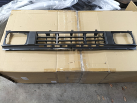 Grille front Nissan King Cab D21 62310-31G00 New.