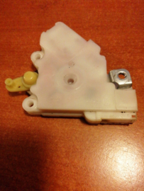 Deurslot mechaniek achterdeur Nissan Terrano2 R20 80553-01U60