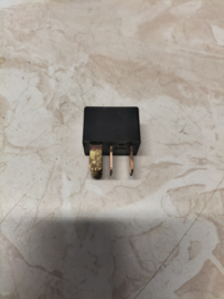 Relais zwart Nissan 25230-79917 Gebruikt.