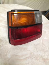 Achterlicht links Nissan Micra K10 26555-04B65 (20250326) Lichte schade.