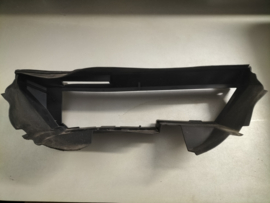 Windgeleider bovenzijde radiateur Nissan Micra K14 21578-5FA0A (21578-5FA5A / 7800553700) Gebruikt. Lichte schade.