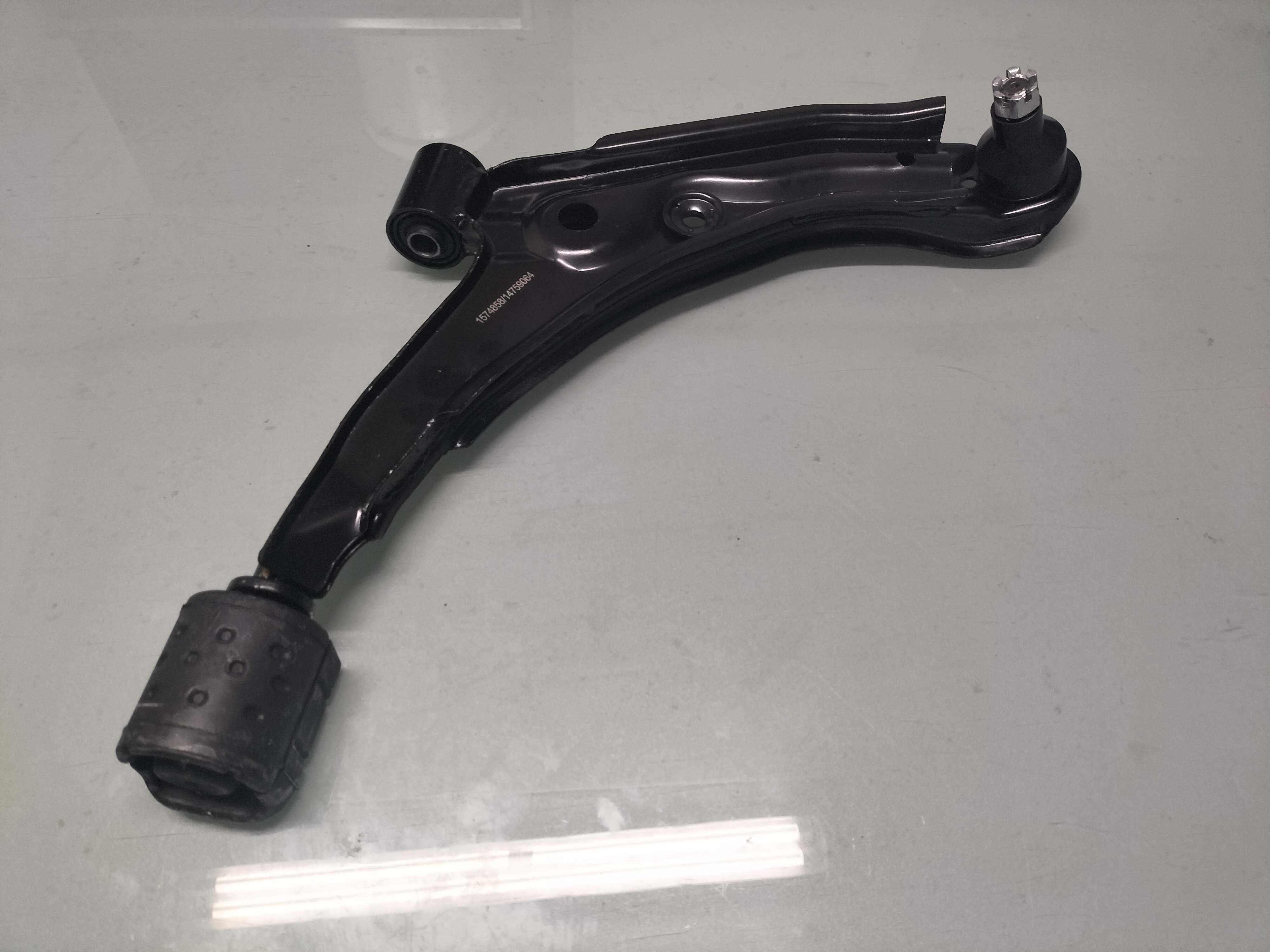 Draagarm rechtsvoor Nissan 54500-52Y15 B13/ N14/ Y10 Nieuw