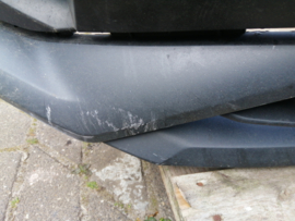 Onderbumper voorzijde Nissan Juke F16 62026-6PA0A Krasjes / scheur.