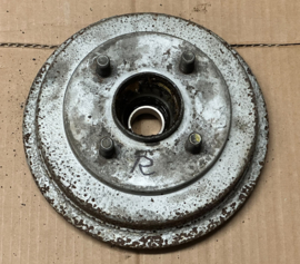 Achterwielnaaf Nissan Sunny B12/ N13 43202-50A12 Gebruikt.