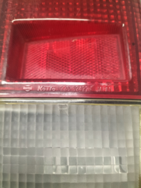Achterlicht rechts Nissan 26520-G4002 Koito 220-52422R Gebruikt. Schade.