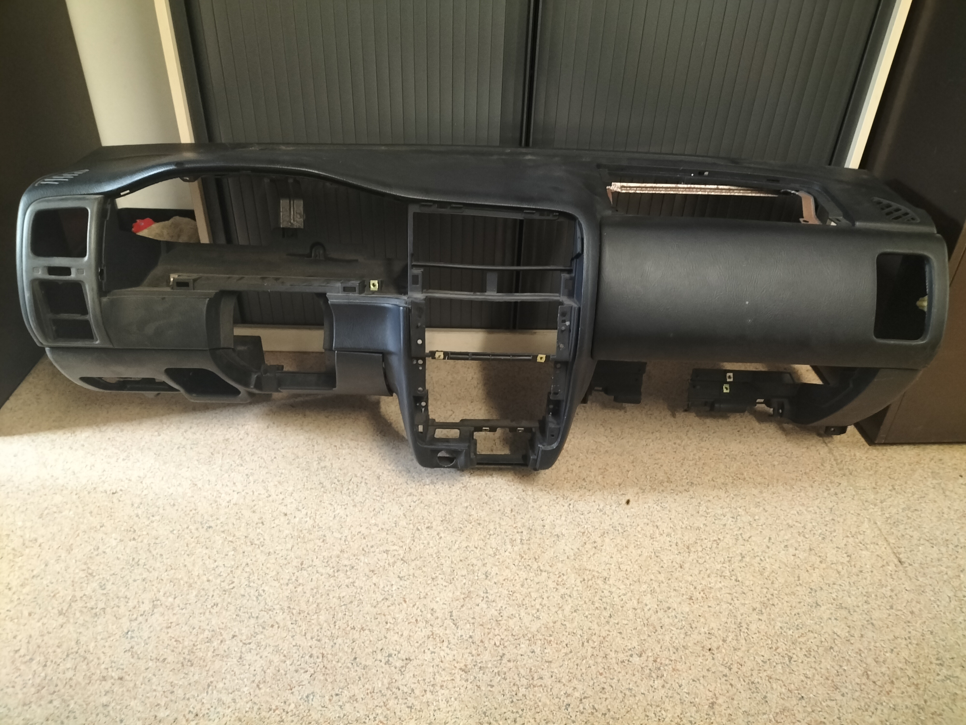 Panel & pad instrument Nissan Almera N15 68200-2N510 Used part.