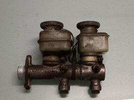 Hoofdremcilinder Nissan 280ZX S130 46010-P9100 Gebruikt.