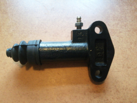 Hulpkoppelingscilinder Datsun Cherry E10 30620-M1000 Gereviseerd. (ruildeel)