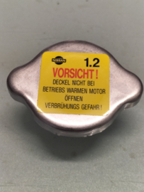 Radiateurdop Nissan 21430-74N02 N14/ N15/ N16/ P11/ W10/ WP11/ Y10/ Z32 Origineel.