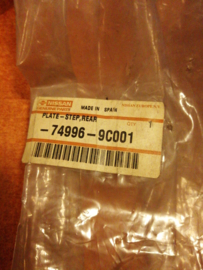Instapplaat achter Nissan Serena C23 74996-9C001