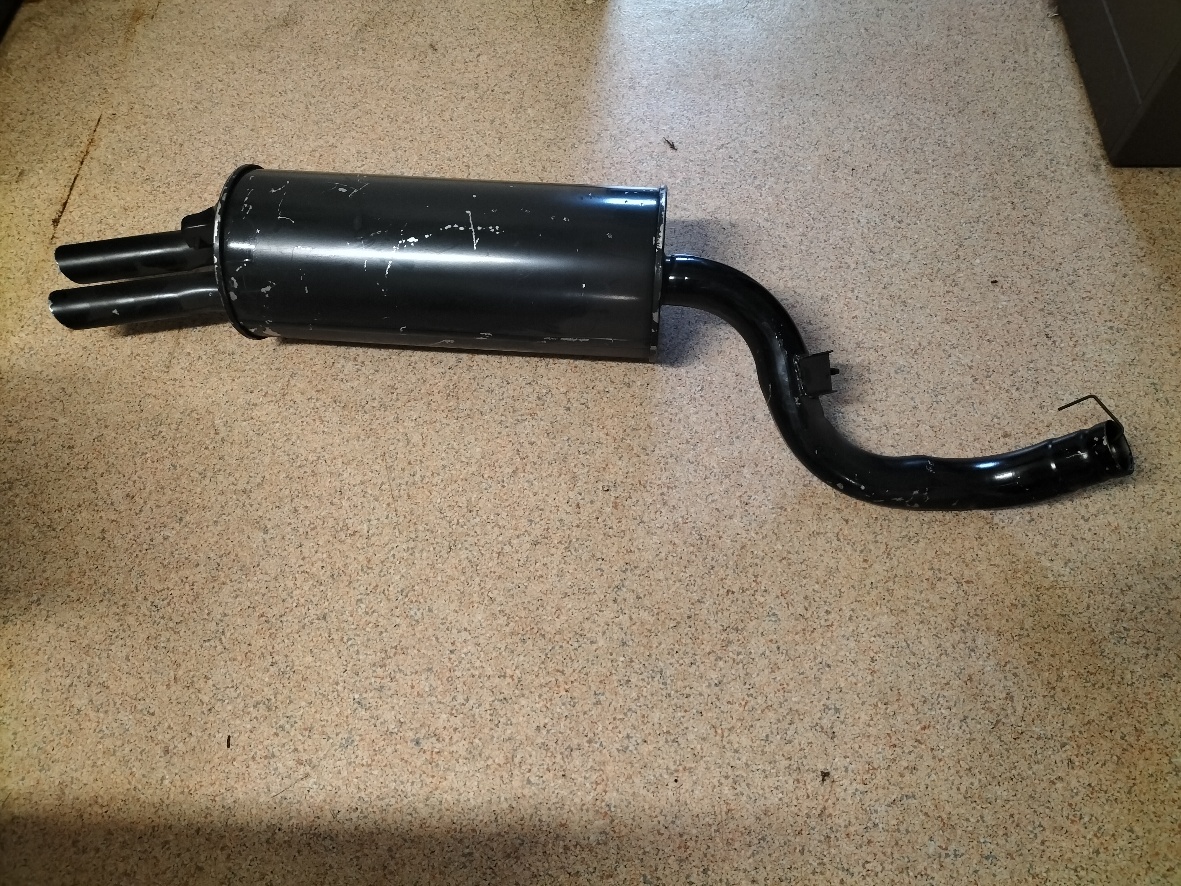 Achterdemper VG30T Nissan 300ZX Z31 20100-07P00 Origineel.